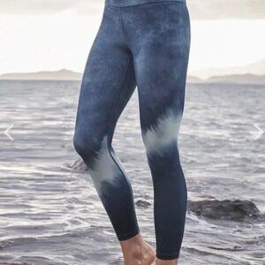 Athleta Elation Watercolor Stripe 7/8 Tight Legging Size M Style 566843
